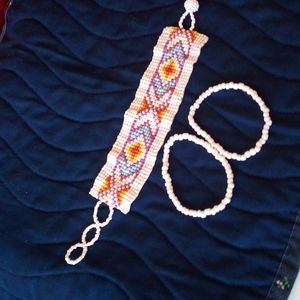 Southwest Bracelet in white plus 2